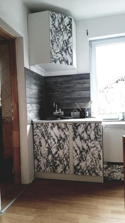 Studio Apartman Sajra Kulen Vakuf Exterior foto
